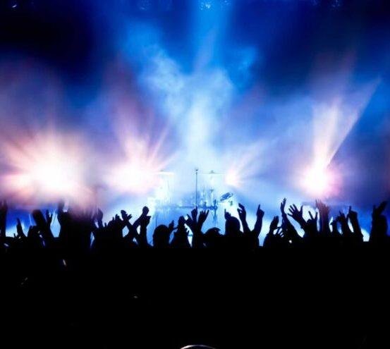 live music venues near lakeside on lake naomi in Pocono Pines PA