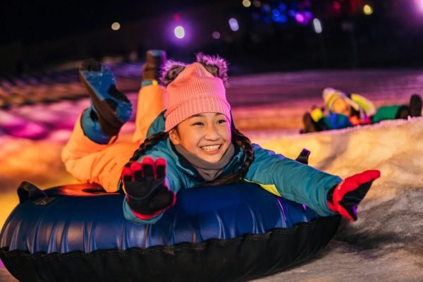 Snowtubing at Camelback is 10 minutes away from Lakeside on Lake Naomi
